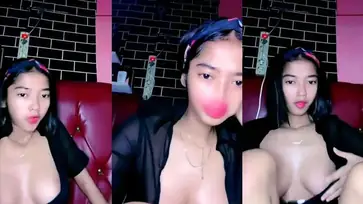 Hilly Livestream Goyangan Ekstrem Bikin Ribuan Penonton Pecah