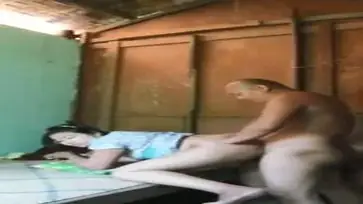 Pak Ogah Botak Minta Jatah Ihik