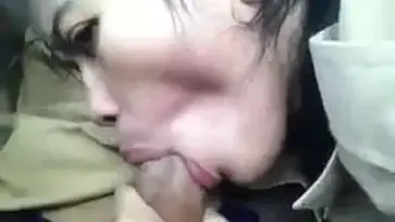 Wanita PNS Isap Batang Pria Di Dalam Mobil